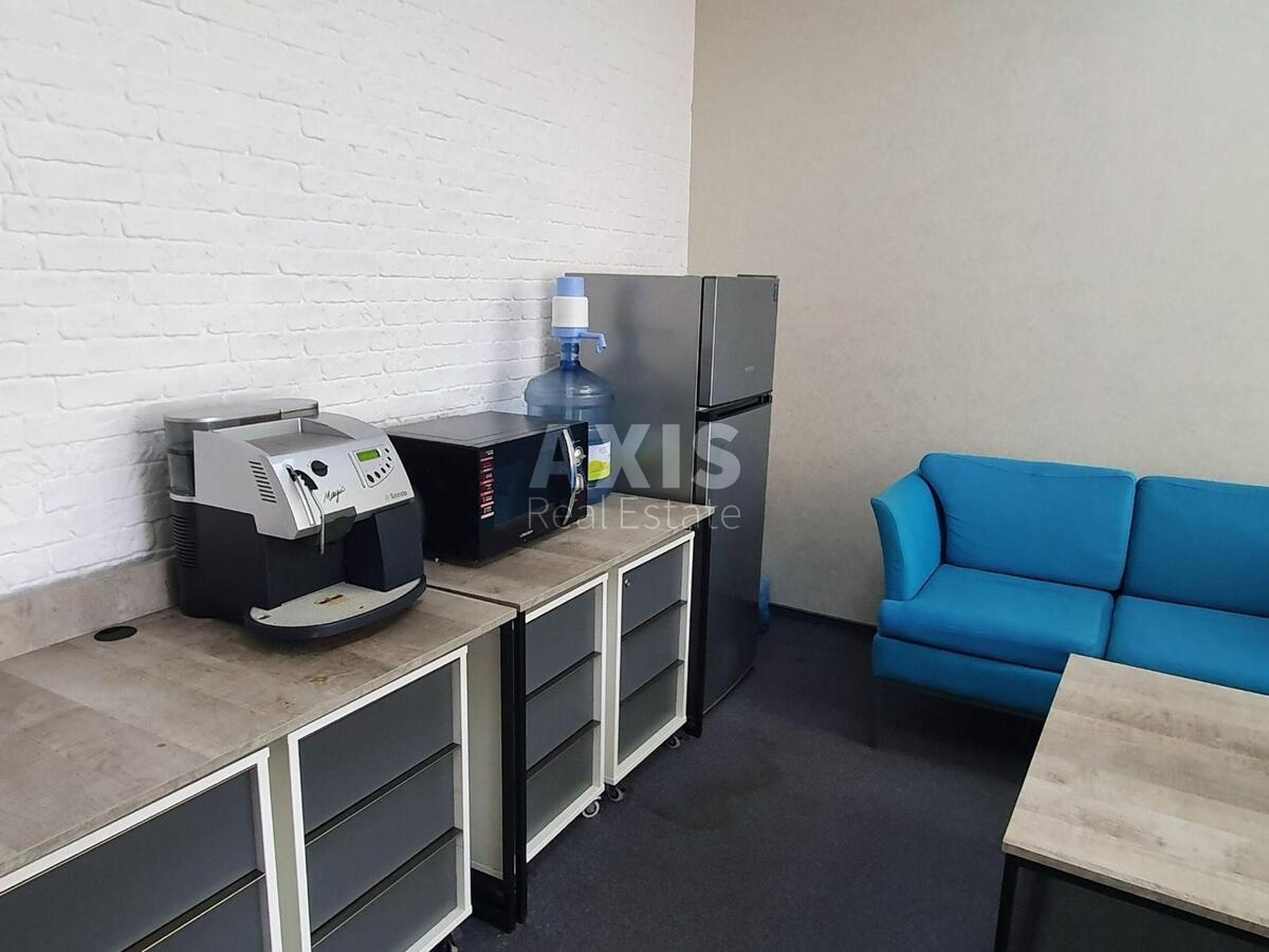 Office vul. Jevgena Konoval'cja 36Д, 133m2484557