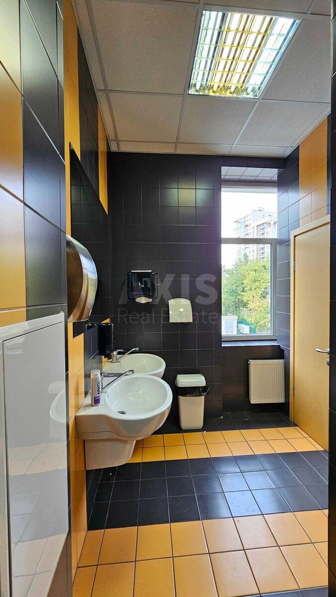 Office bul. Mykoly Mikhnovskoho 19, 520m26188910