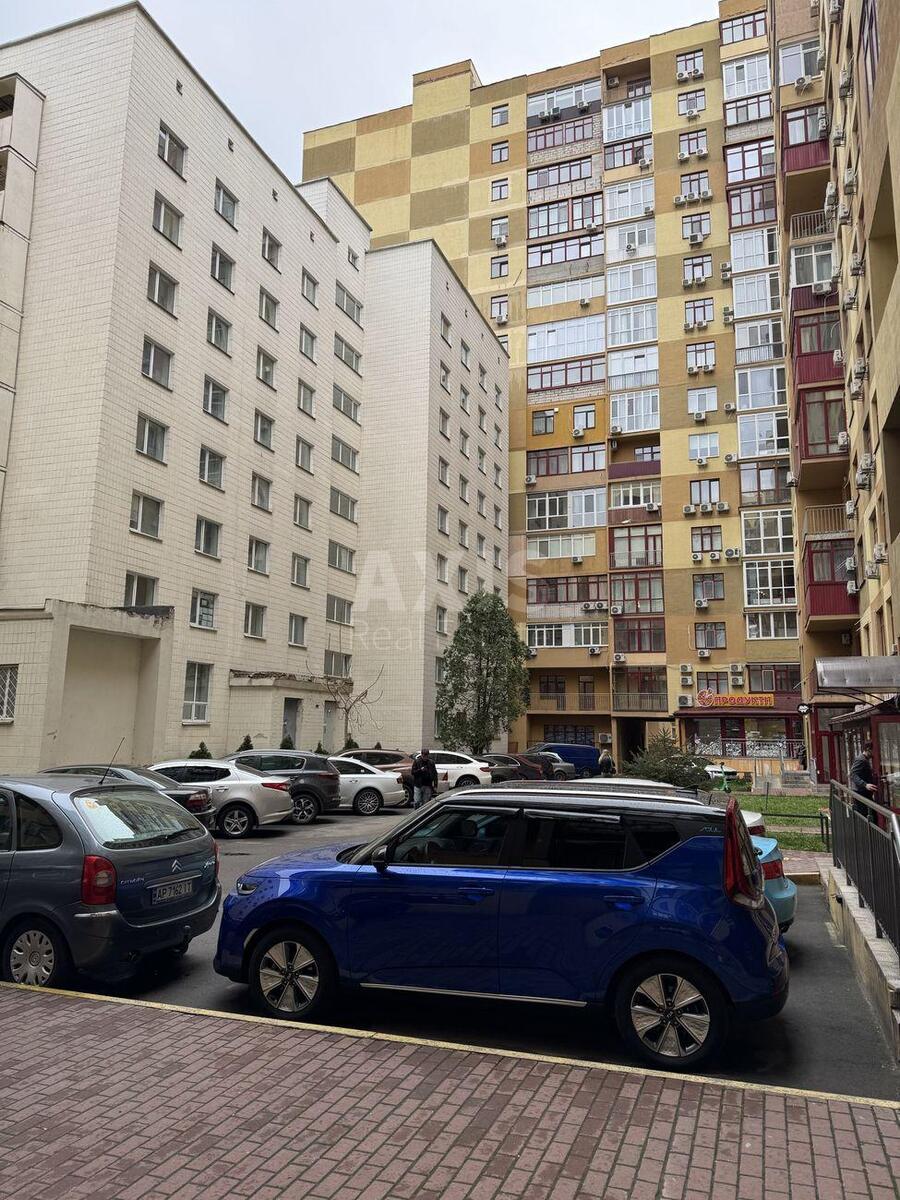 Объект торговли ул. Евгения Коновальца 36Е, 323м262093