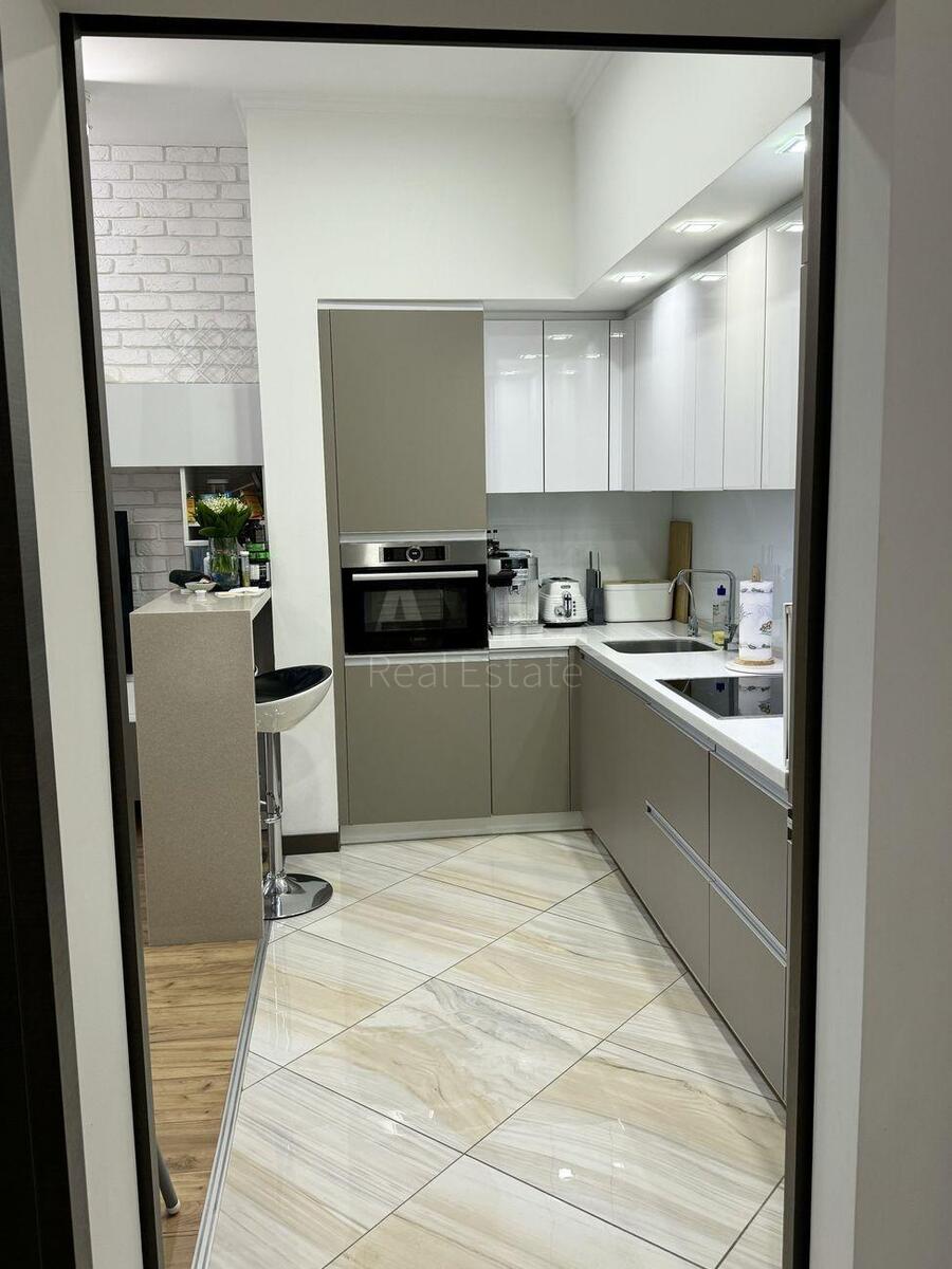 2k apartment vul. Dragomyrova Myhajla 2А2