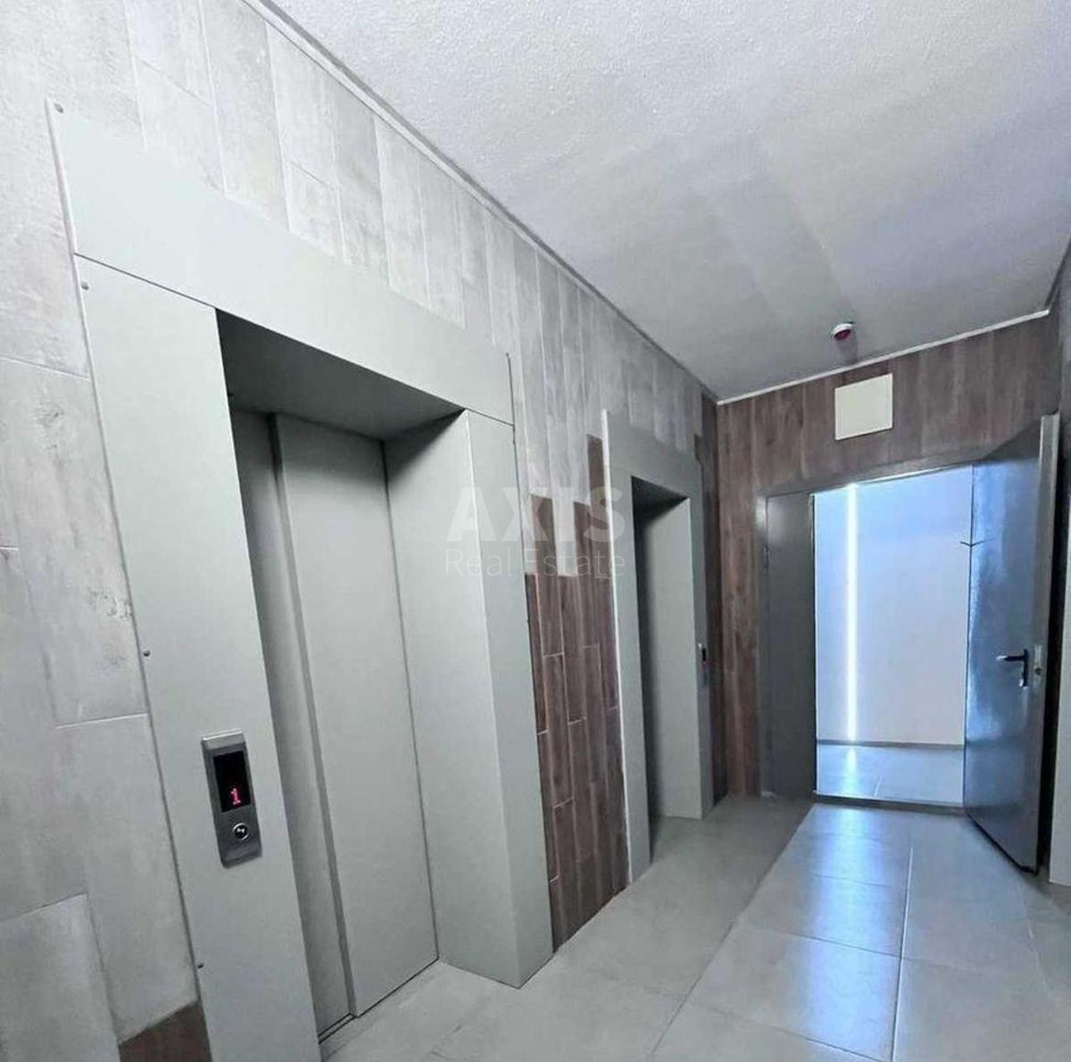 1k apartment vul. Berezhans'ka 159