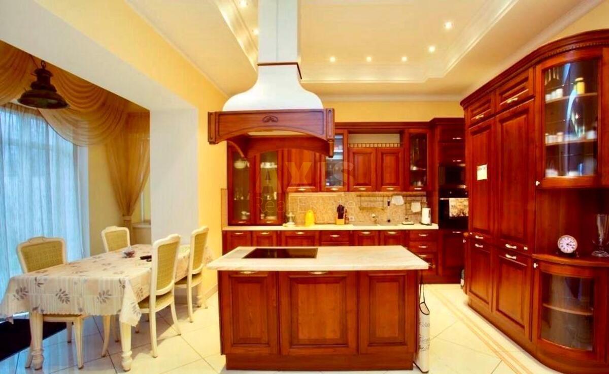 House vul. Sadova 96-a, 700m2, Kyiv city595190