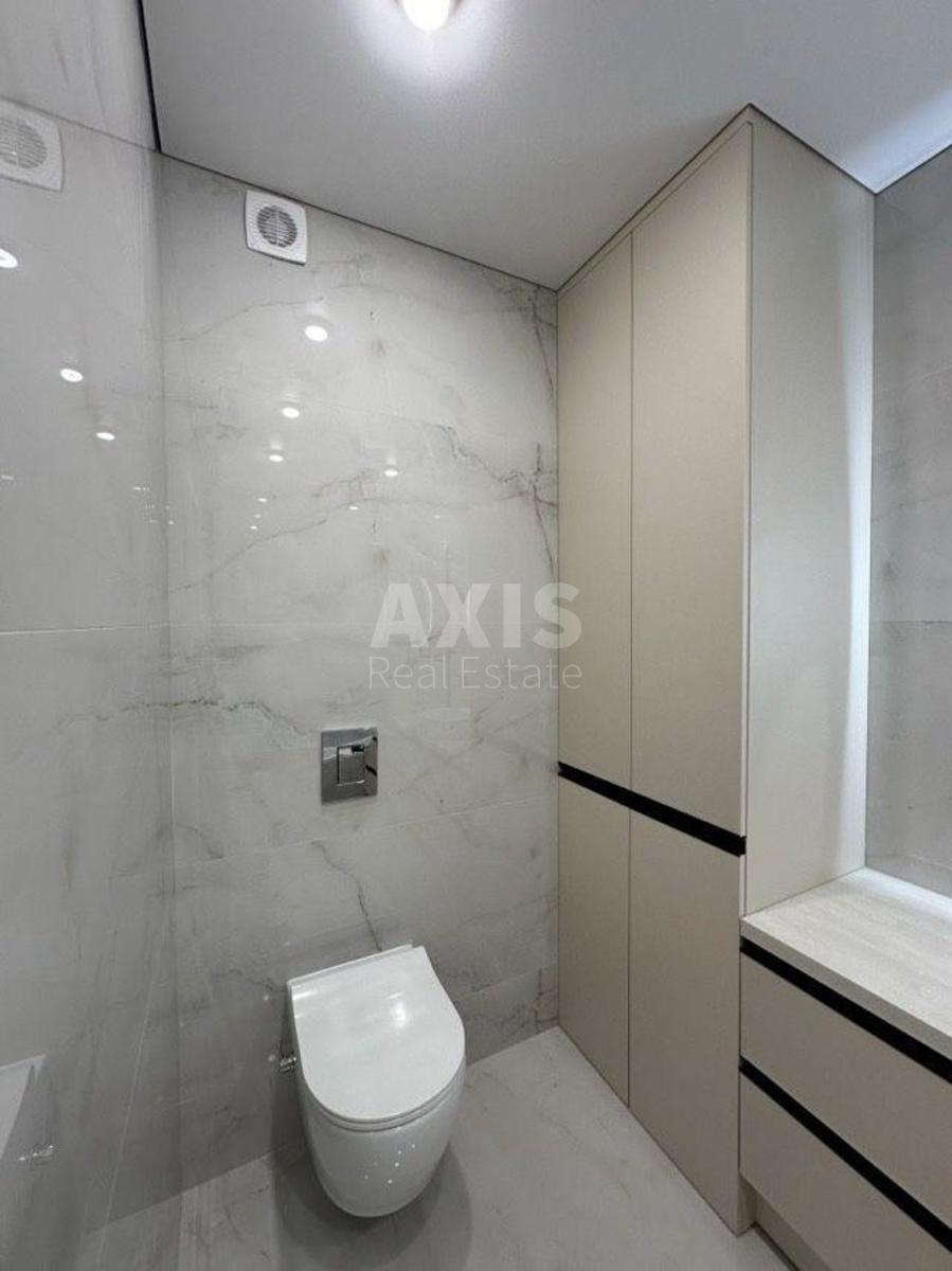 1k apartment nab. Dniprovs'ka 156