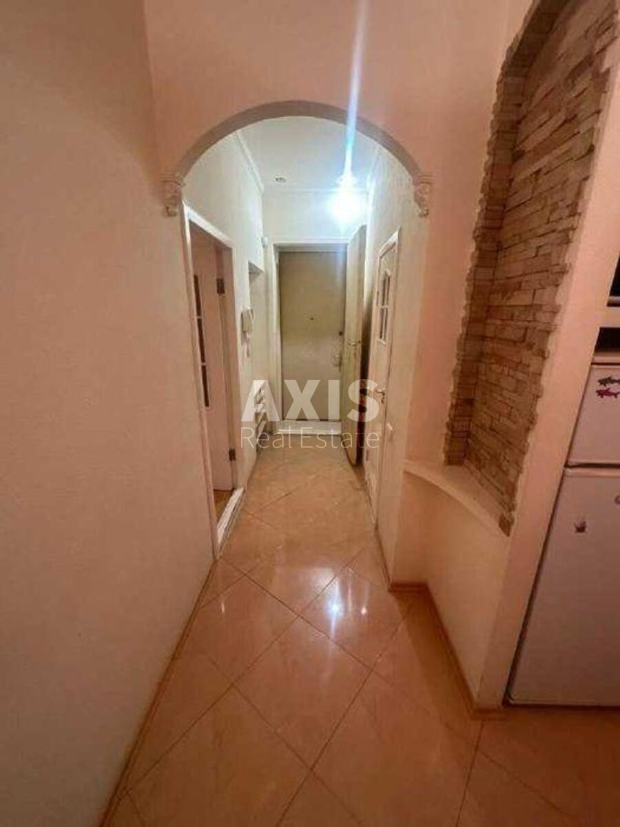 1k apartment vul. Volodymyrs'ka 372