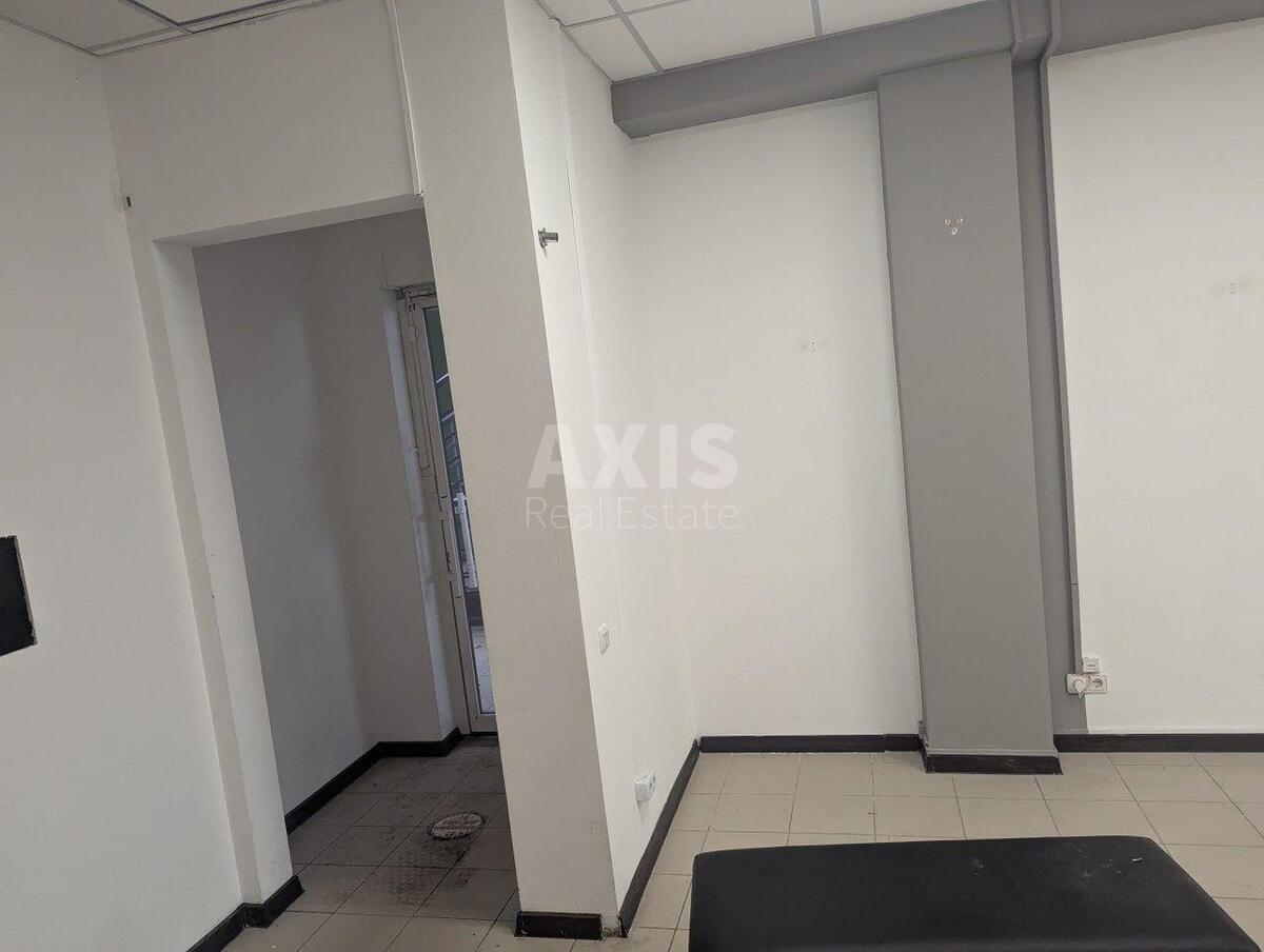 Trade object vul. Ahmatovoi' Anny 14А, 100m21