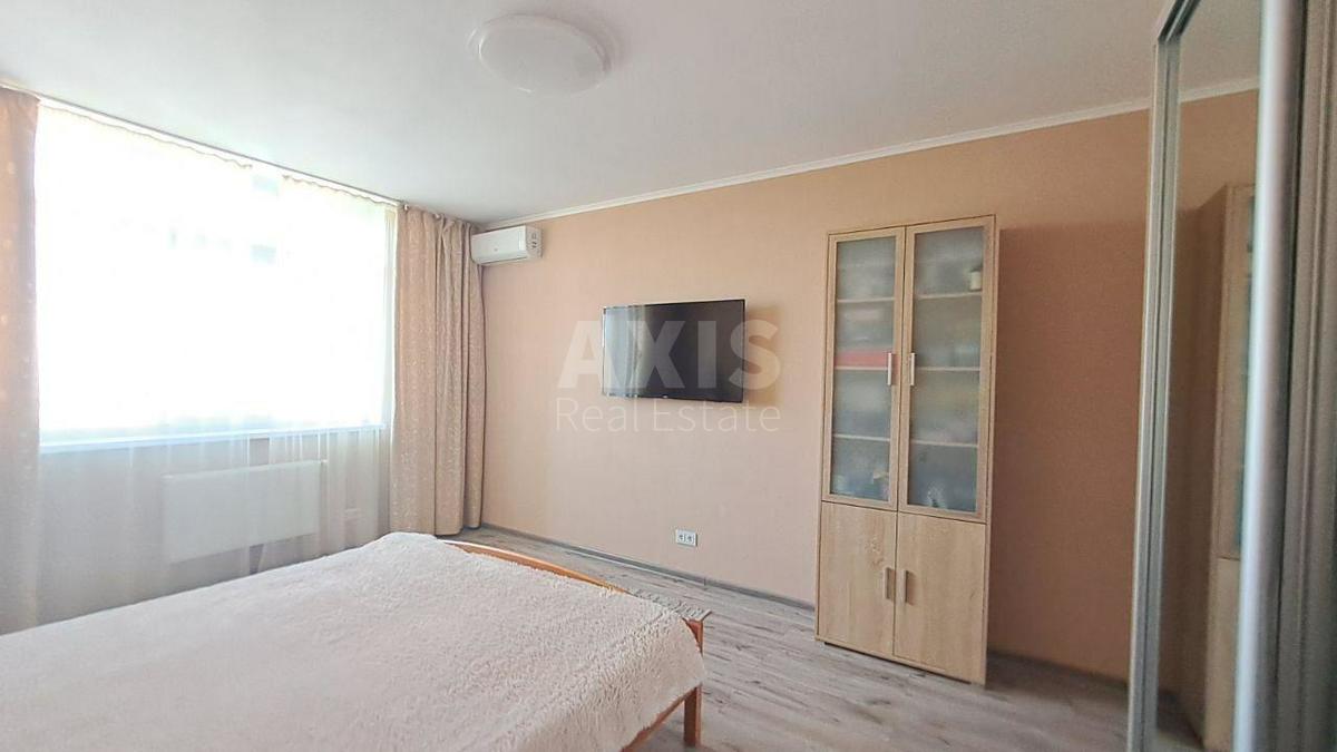 1k apartment vul. Oleny Pchilky 3Д5