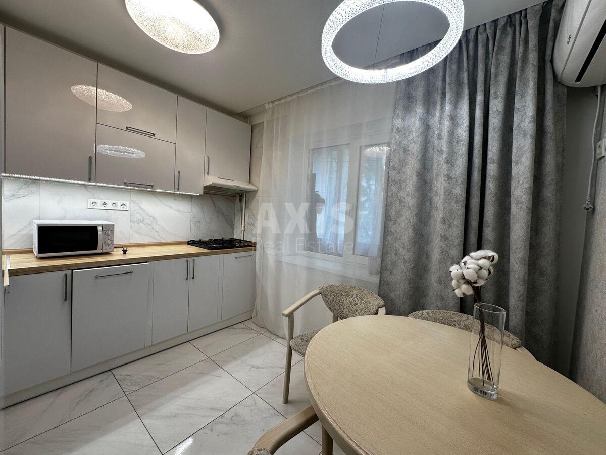 2k apartment vul. Polovec'ka 14А0