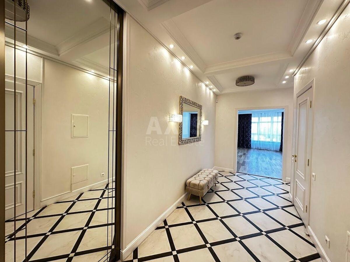 3k apartment uzv. Klovs'kyj 70