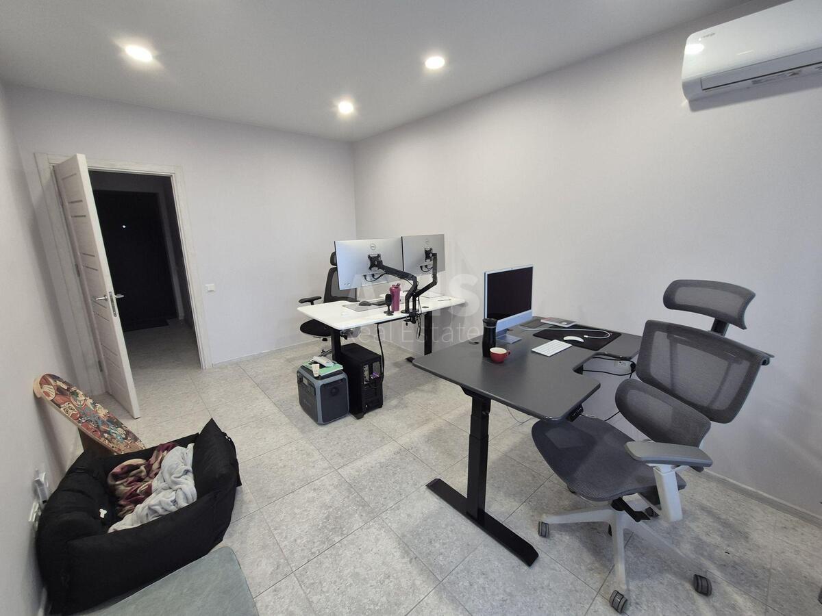 Office nab. Dniprovs'ka 20, 50m26052811