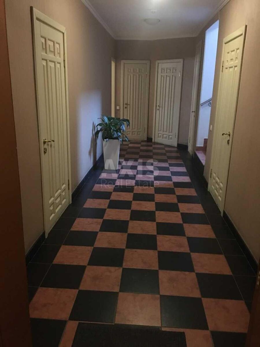 Office vul. Vyborz'ka 94, 210m26