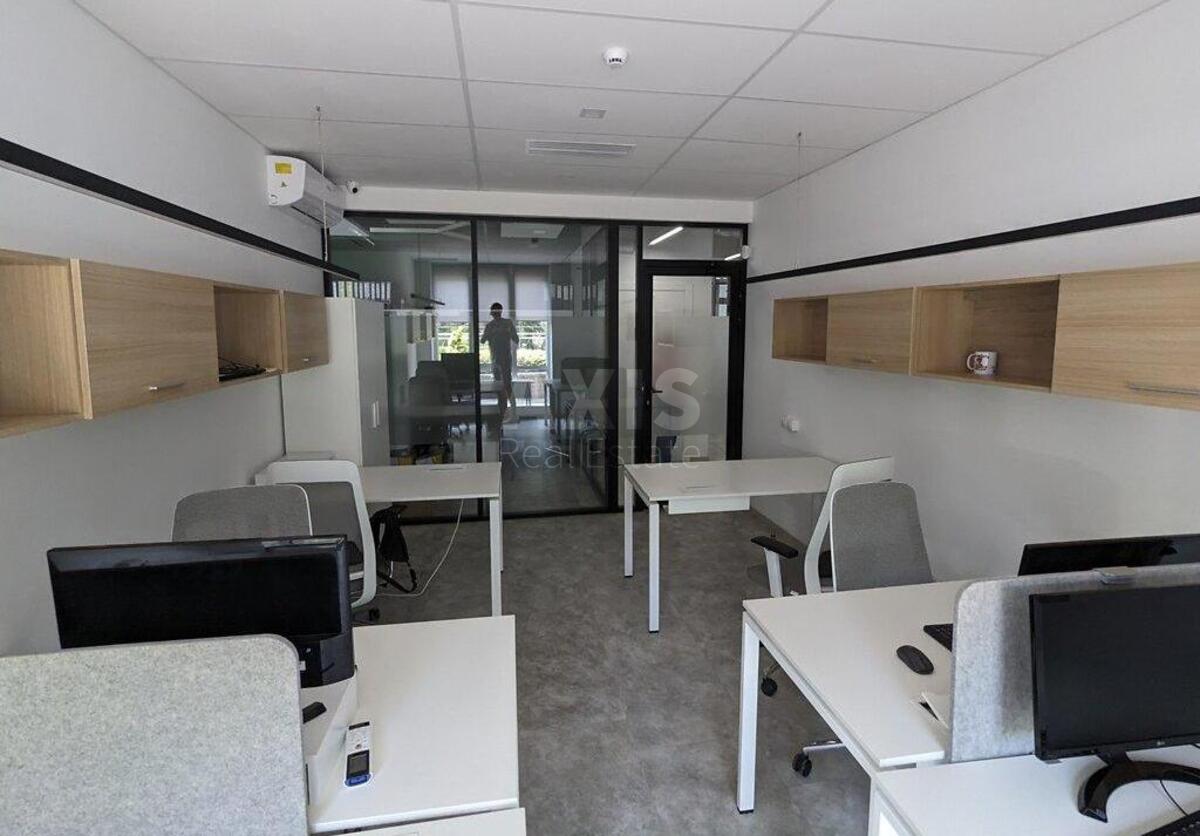 Office vul. Kyrylo-Mefodii'vs'ka 2, 15m24