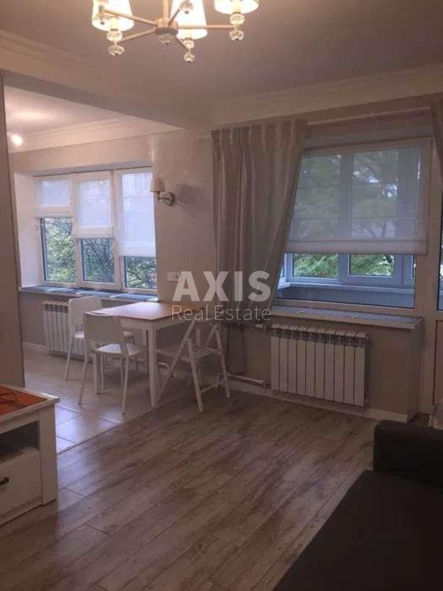 2k apartment vul. Parkovo-Syrec'ka 107