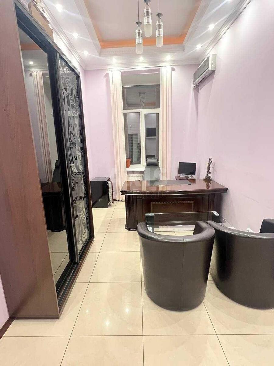 Офис ул. Руставели Шота 1, 64м22