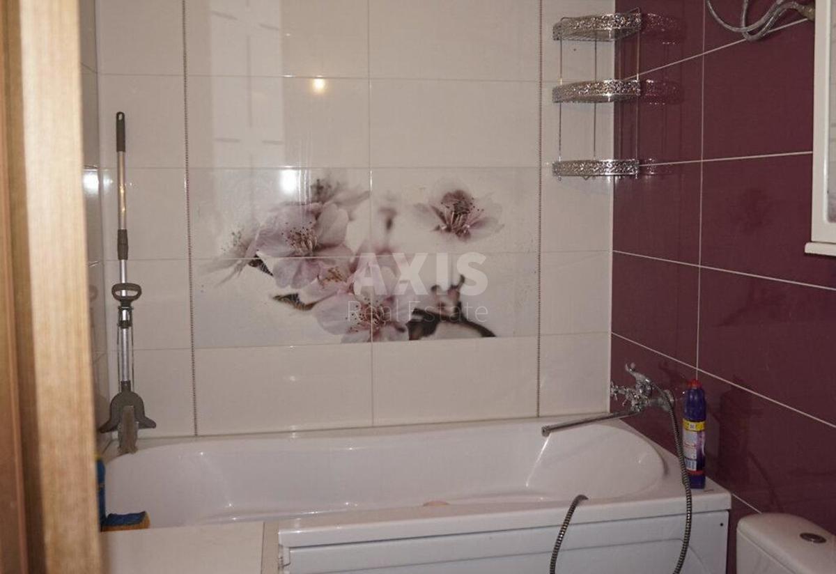 1k apartment vul. Bogatyrs'ka 6А0