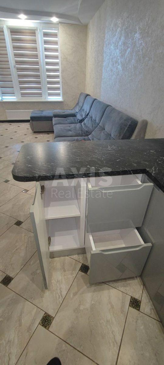 1k apartment nab. Dniprovs'ka 1819