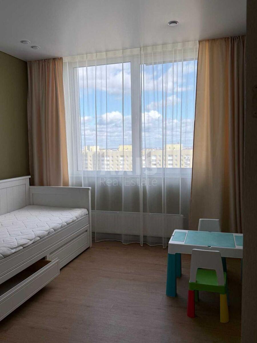 3к квартира ул. Александра Олеся 35943110