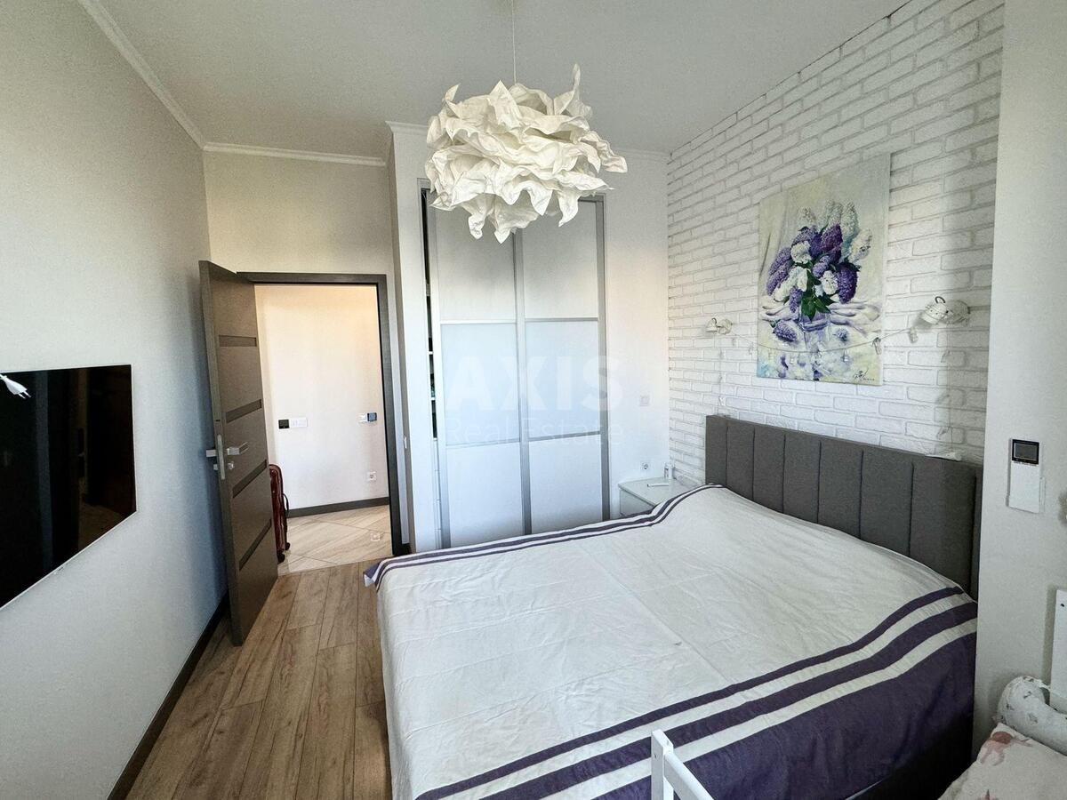 2k apartment vul. Dragomyrova Myhajla 2А3