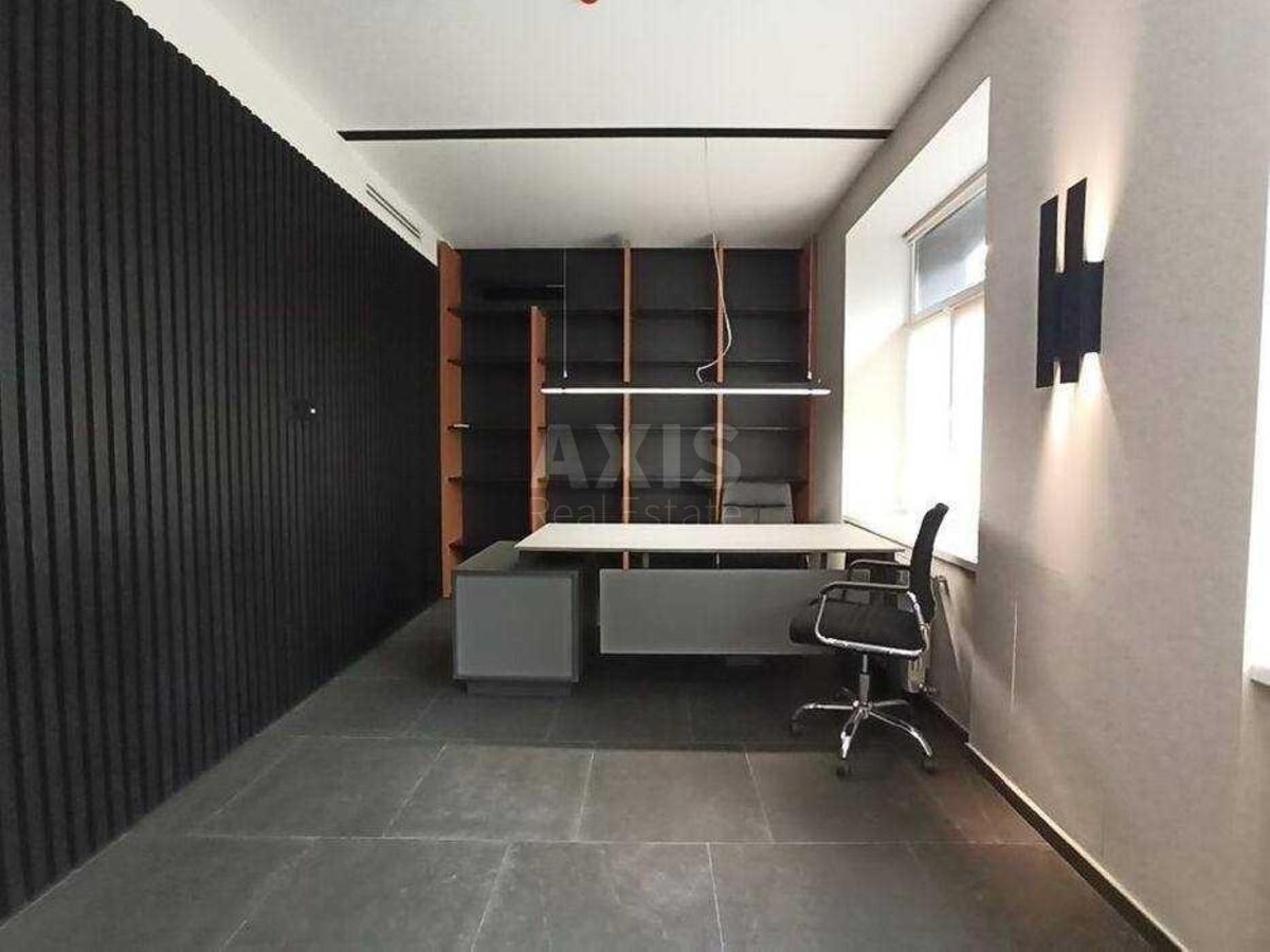 Office vul. Kutuzova 3, 250m23