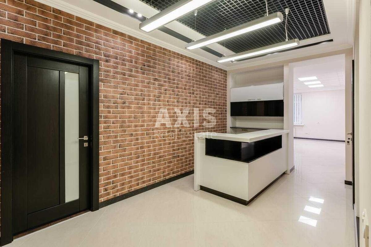 Office vul. Pyrogova 10, 160m22