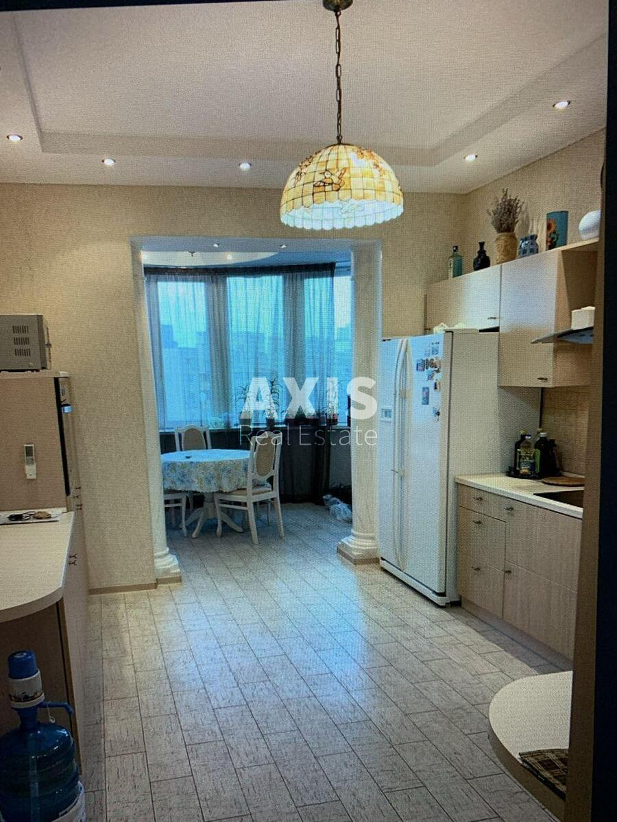 3k apartment vul. Tymoshenka Marshala 210