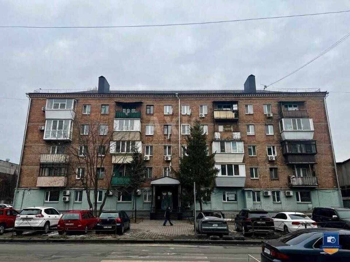 Объект торговли ул. Куреневская 15А, 725м211