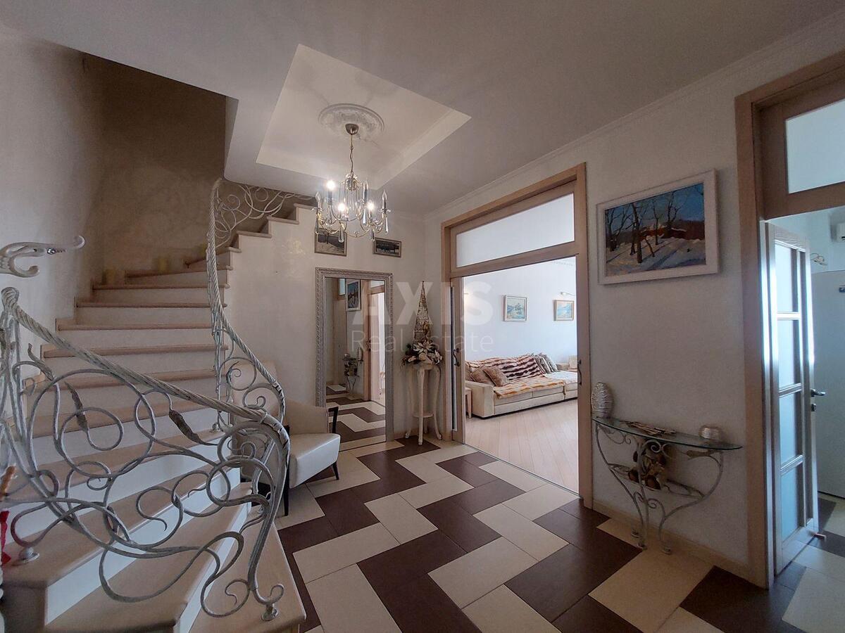 3k apartment vul. Dmytrivs'ka 696
