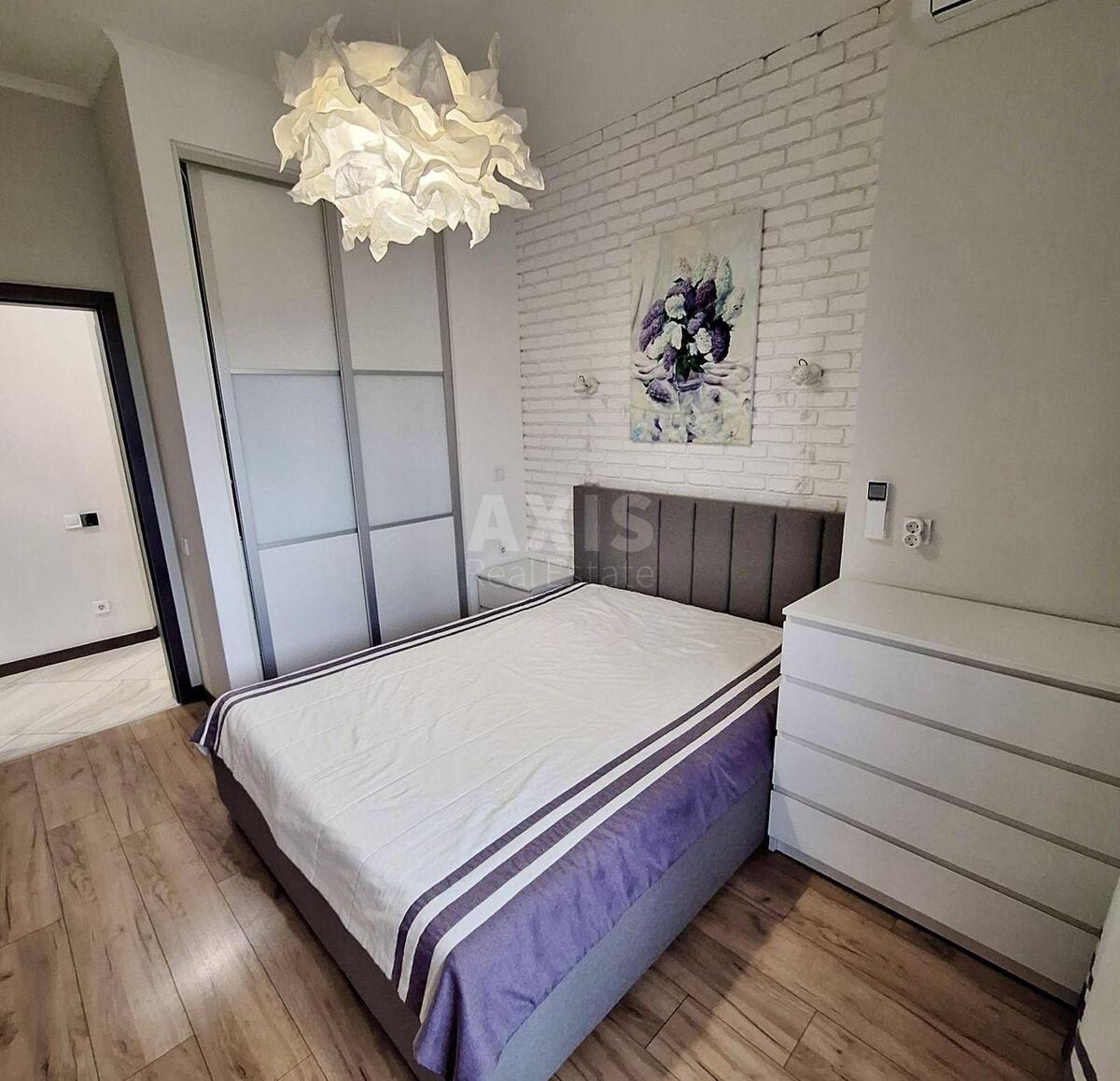 2k apartment vul. Dragomyrova Myhajla 2А4