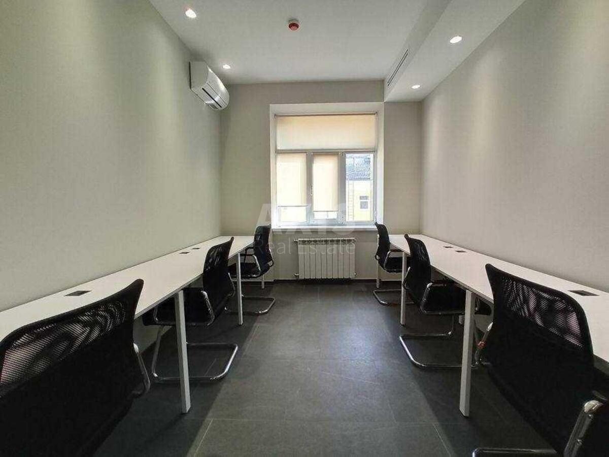 Office vul. Kutuzova 3, 250m24