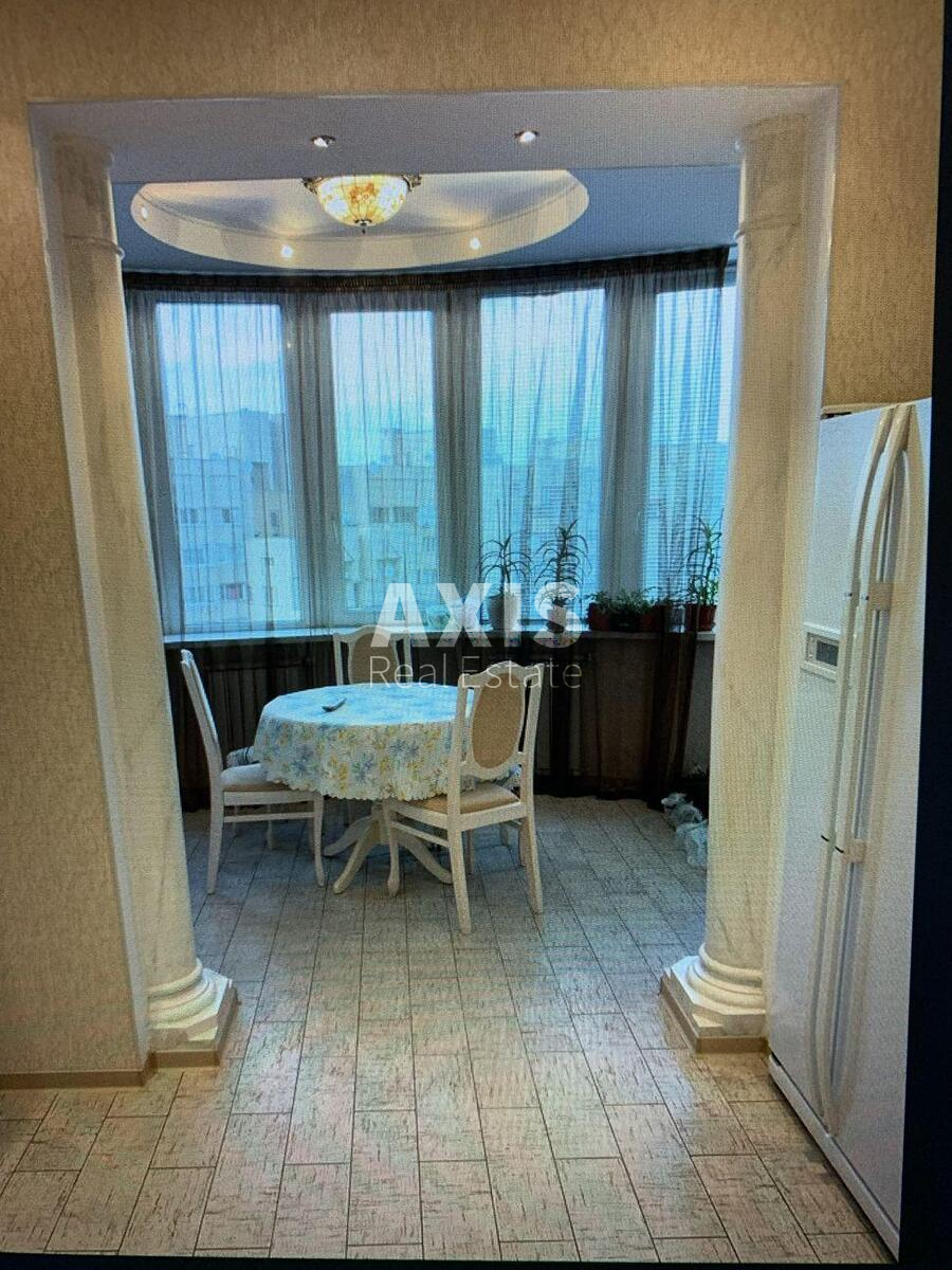 3k apartment vul. Tymoshenka Marshala 211