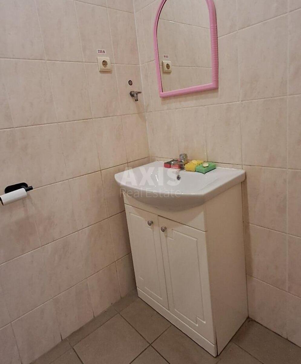 Офис ул. Куреневская 21, 300м2630095