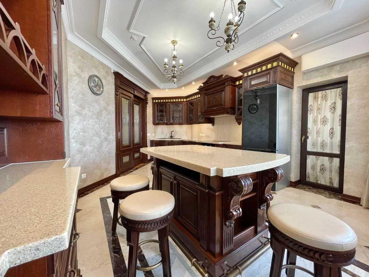 3k apartment vul. Jevgena Konoval'cja 36Б0