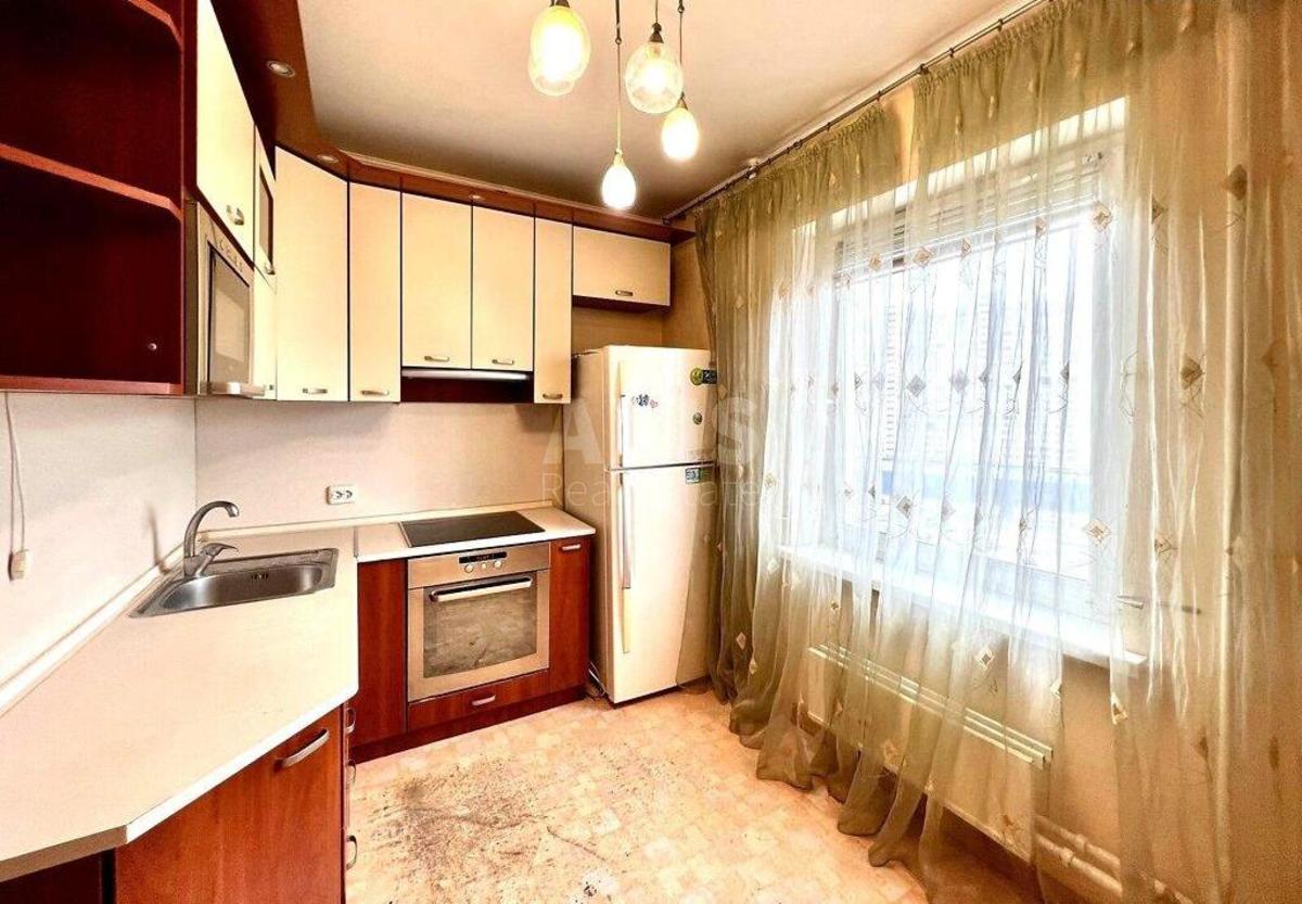 1k apartment nab. Dniprovs'ka 15