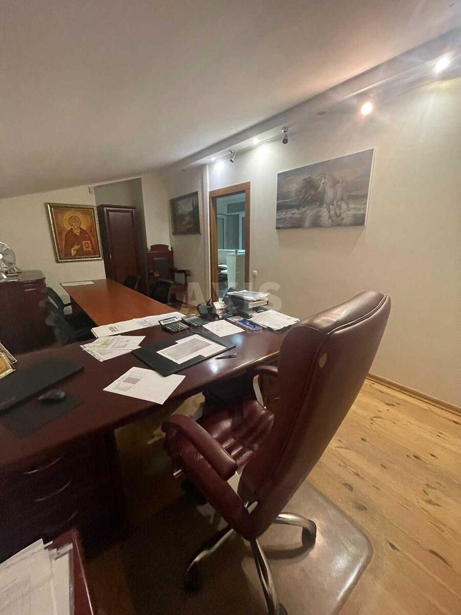 Office vul. Vyborz'ka 94, 210m28