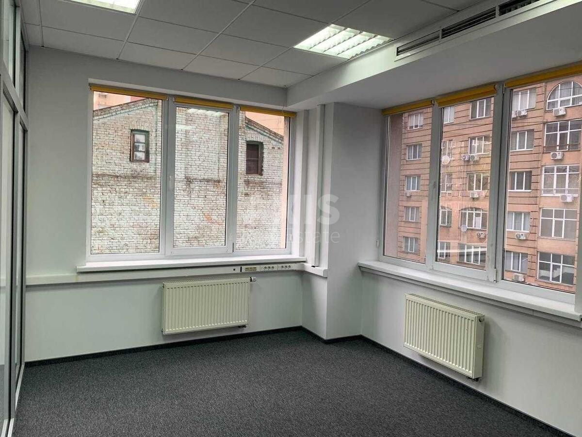Офис ул. Жилянская 110, 530м26