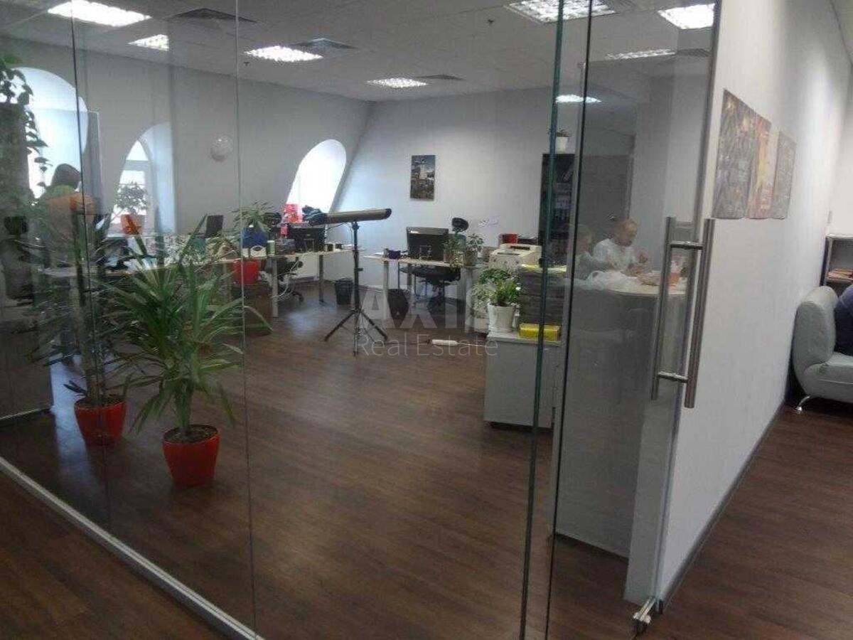 Office vul. Verhnij Val 4, 260m27
