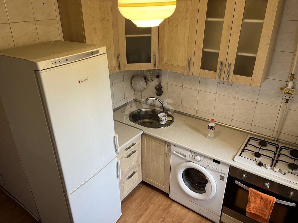 2к квартира ул. Королева Академика 12А1