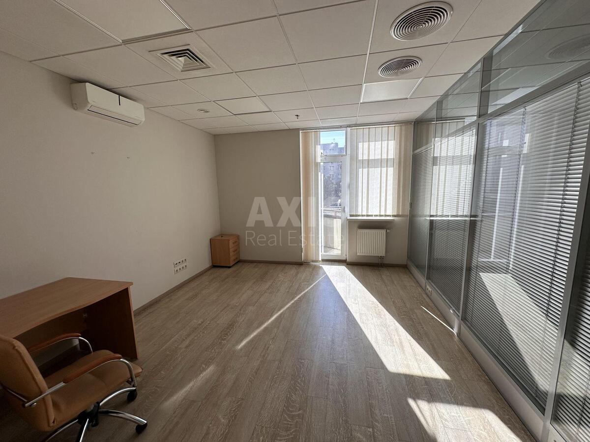 Офис ул. Василия Тютюнника 37/1, 224м2613342