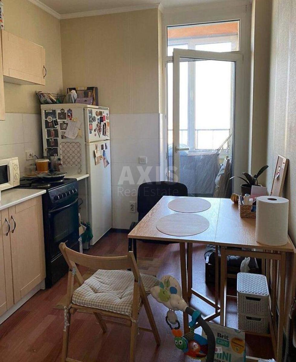 1k apartment vul. Bogatyrs'ka 6А2