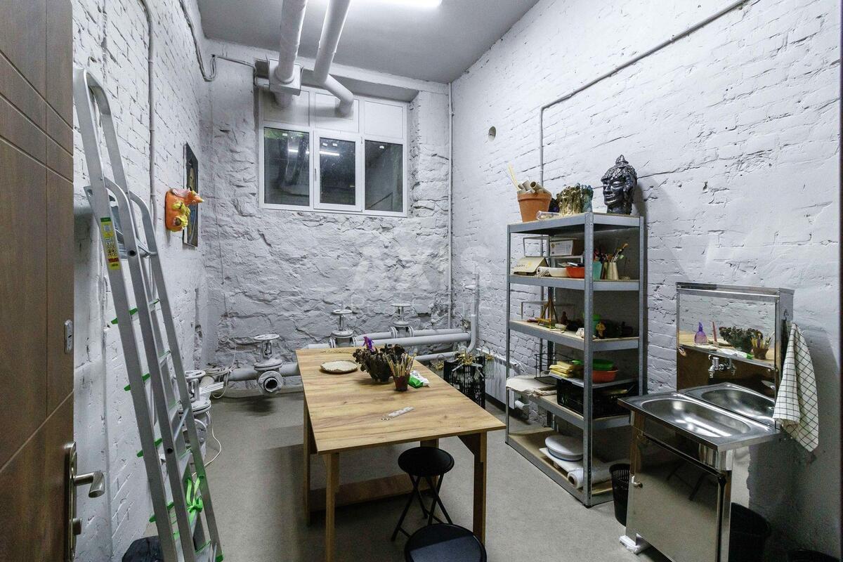 Trade object pr-t Berestejskij 30, 146m2608825