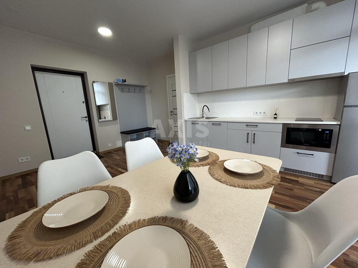 1k apartment vul. Mel'nykova 18Б