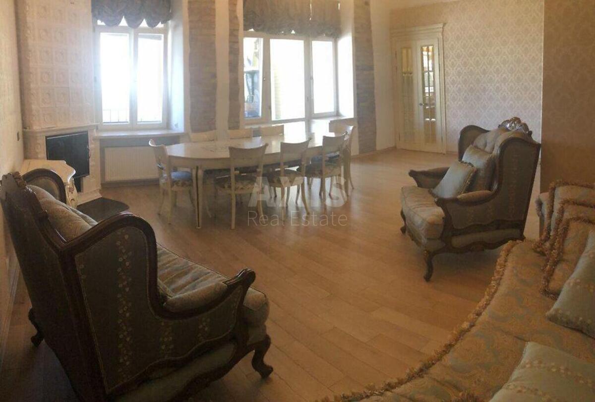 6k apartment uzv. Krutyj 55
