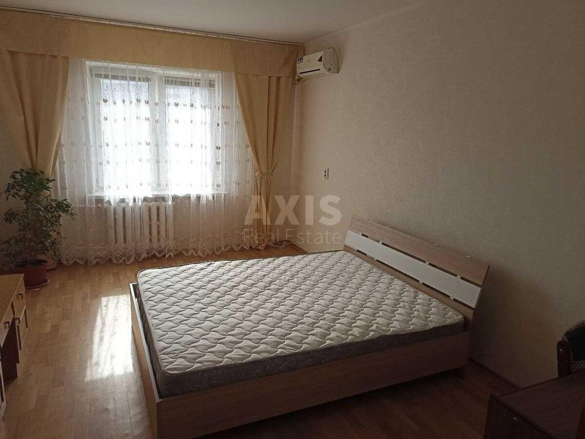 1k apartment nab. Dniprovs'ka 15