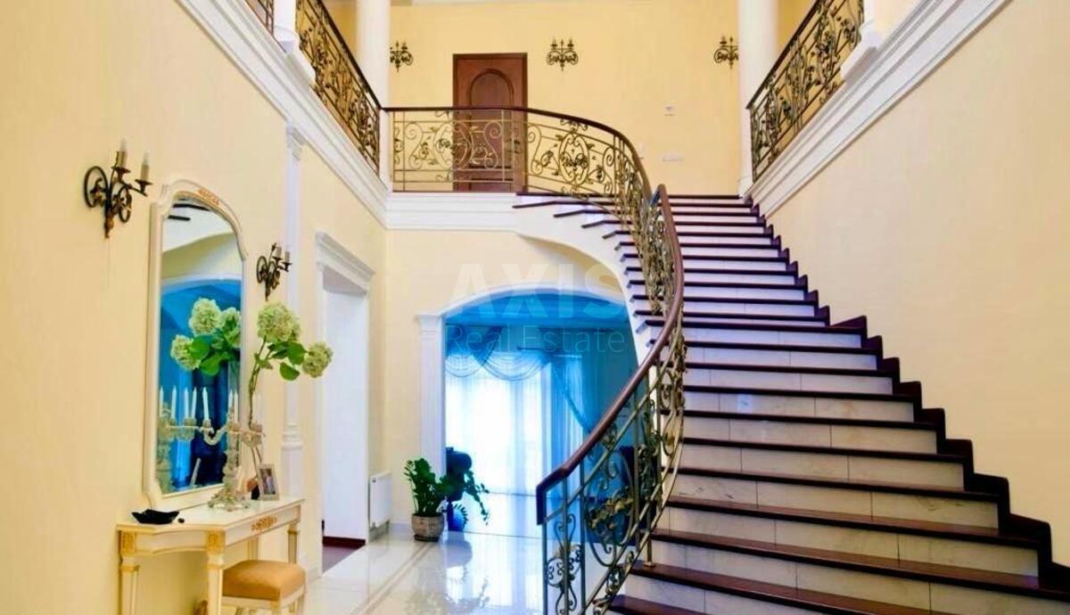 Дoм ул. Садовая 96-я, 700м2, город Киев595193