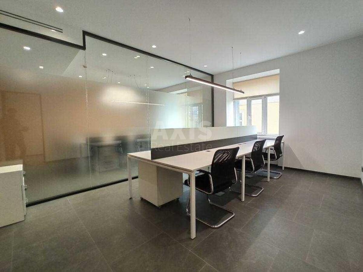 Office vul. Kutuzova 3, 250m25