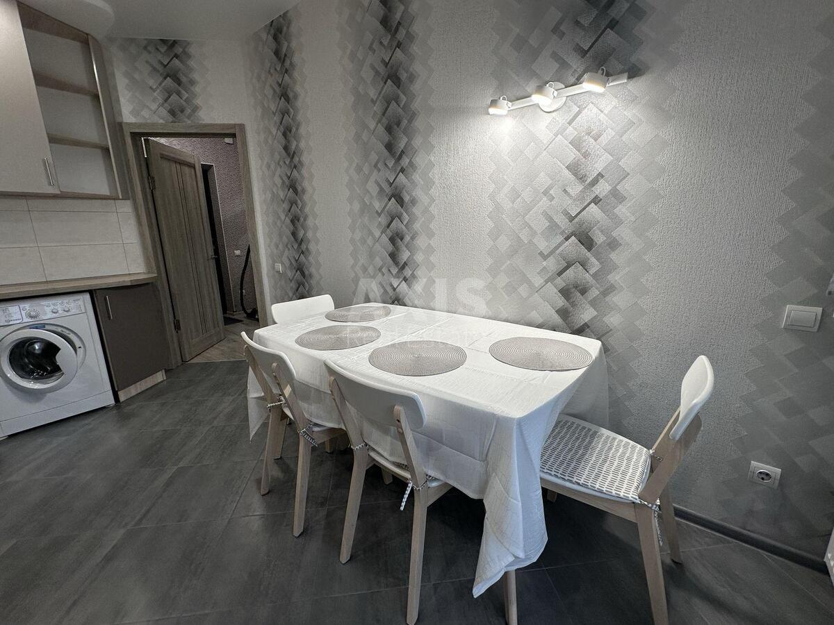 1k apartment vul. Kahovs'ka 601