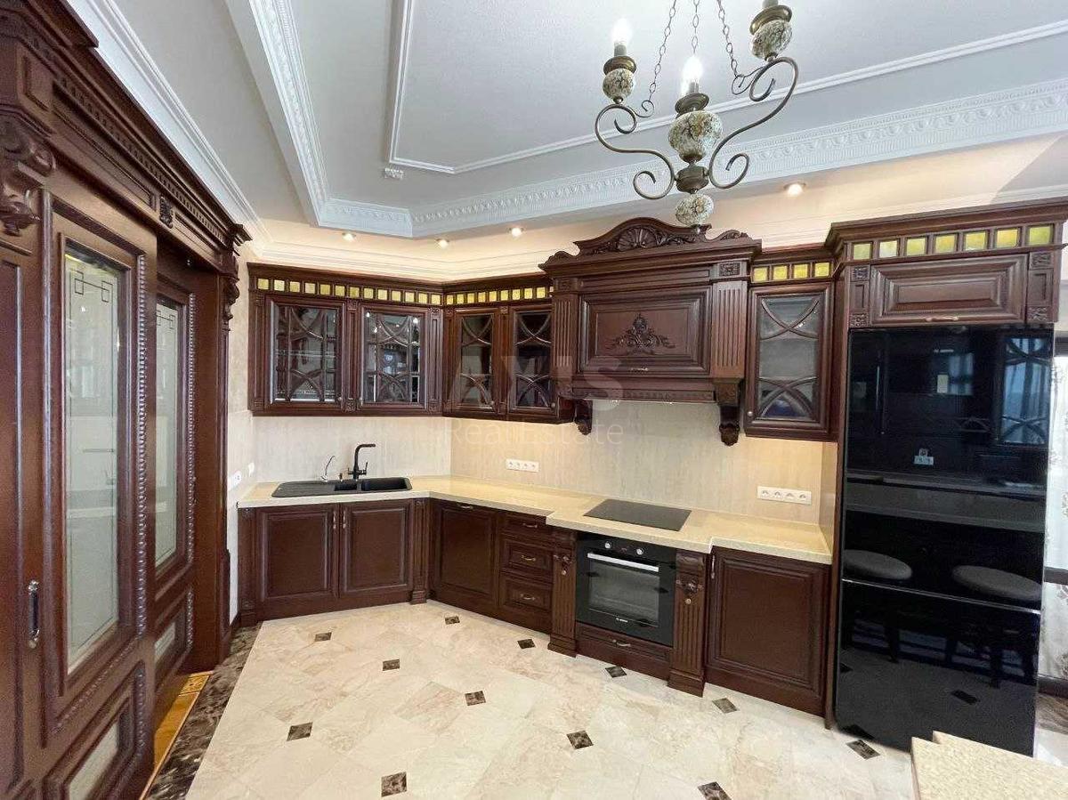 3k apartment vul. Jevgena Konoval'cja 36Б1