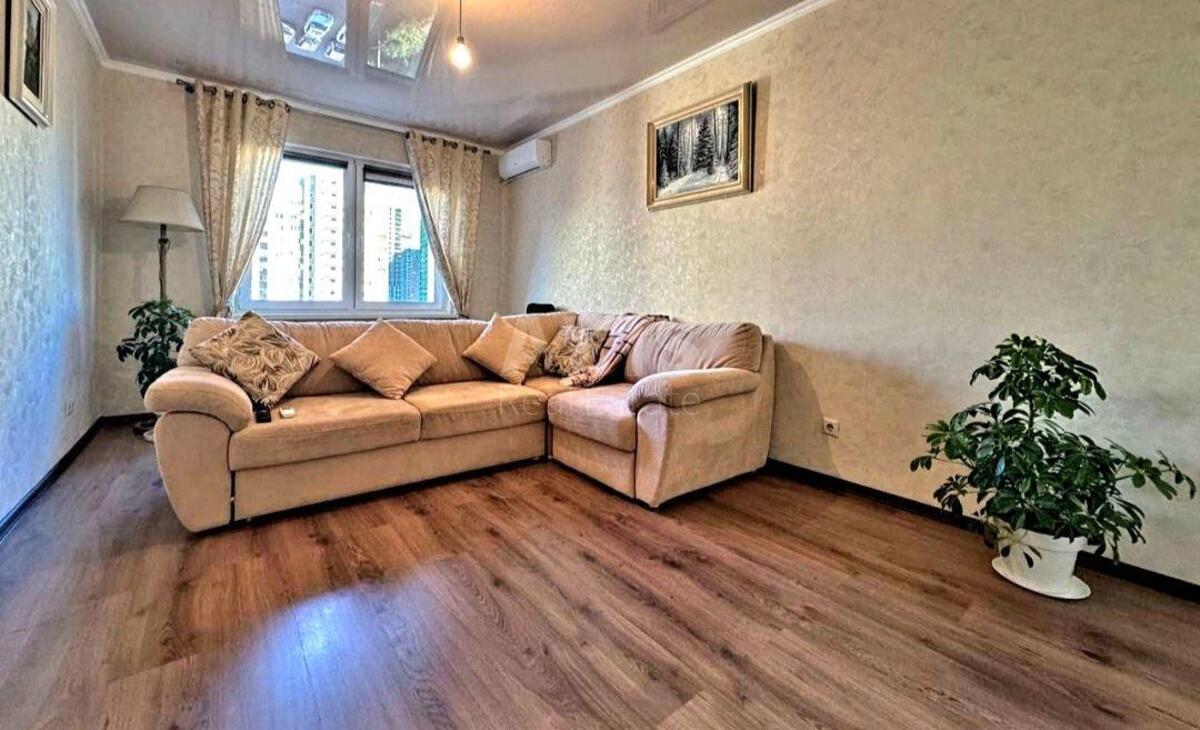 2k apartment vul. Myhajla Maksymovycha 9А0