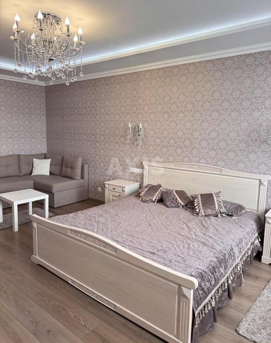 1k apartment vul. Golosii'vs'ka 13А3