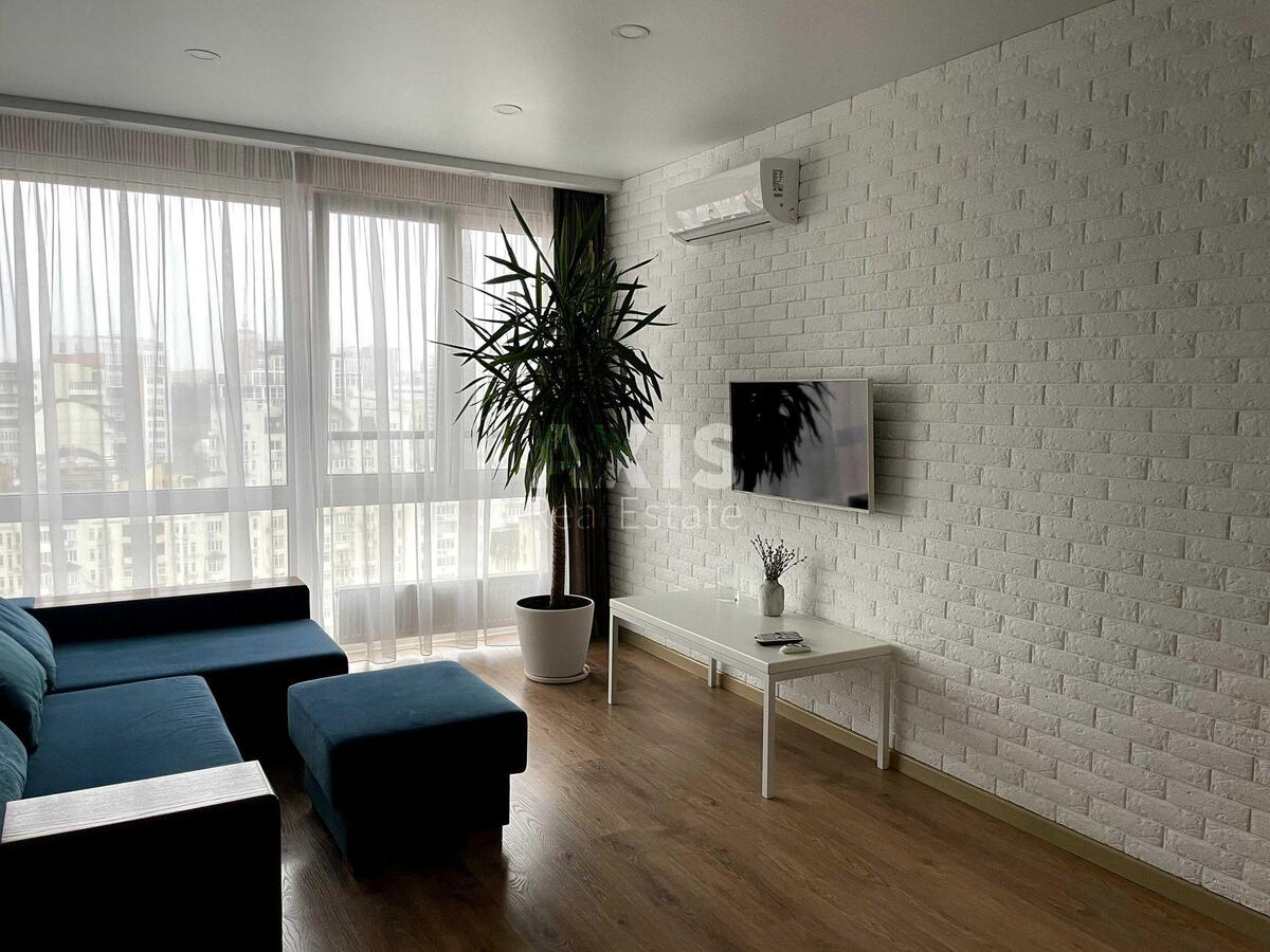 1k apartment vul. Zlatoustivs'ka 301