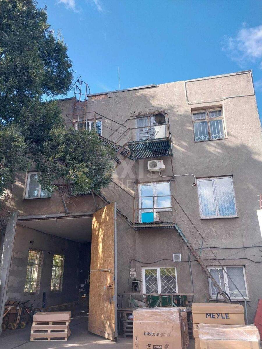 Об'єкт сервісу вул. Зрошувальна 5, 3000м2